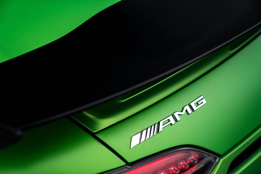 Детали экстерьера Mercedes-AMG GT R 2017 года  (UK) (фото 20 из 40)